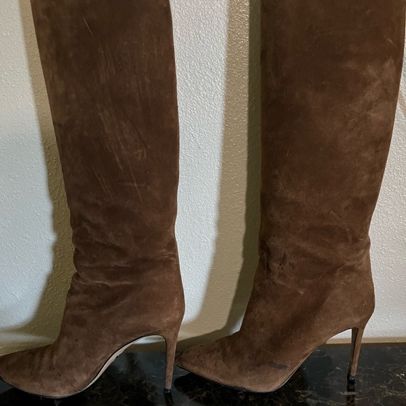 Gucci suede mid-calf Boots they have little stein on front - Picture 8 of 10